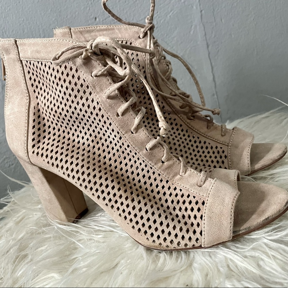 HEELS